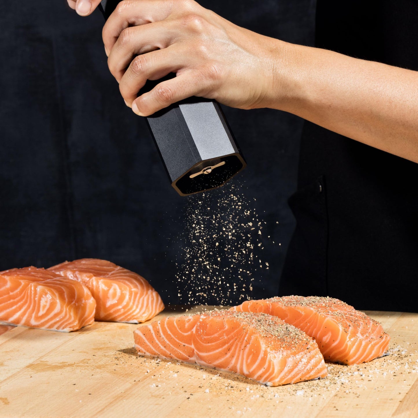 HexClad HexMill Pepper Grinder, Professional Grade Heavy Duty, Refillable, Aluminum Matte Black, Adjustable Ten Coarse Grind Settings