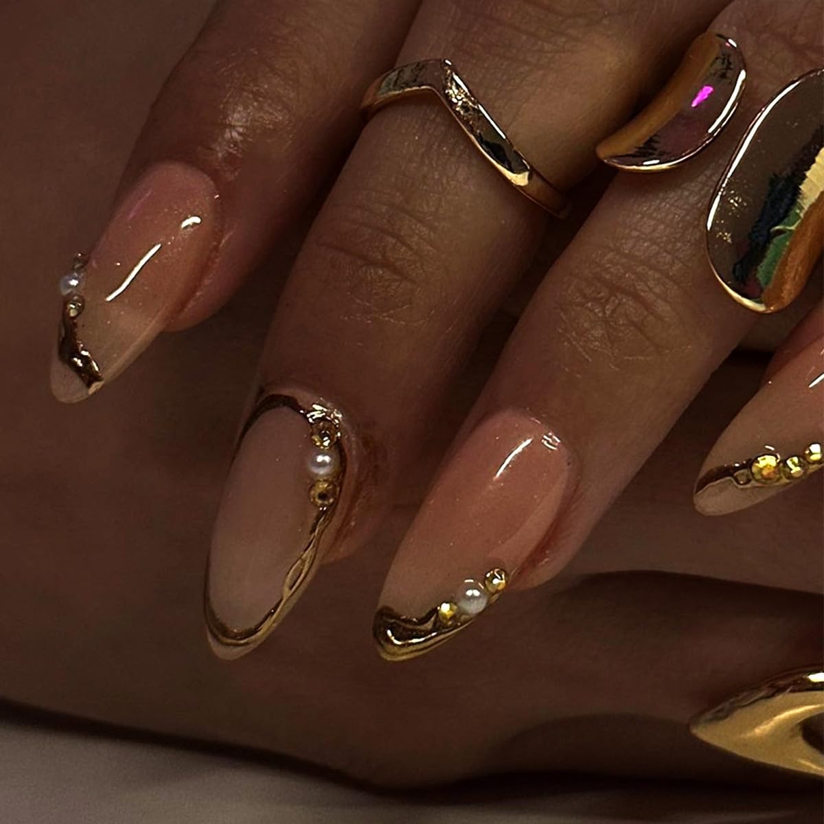 24Pcs French Tip Press on Nails Short Almond Fake Nails 3D Pearls Rhinestones French Line Full Cover Gold False Nails Designs Glue on Nails Glossy Artificial Nails for Women Acrylic Nail Decoration