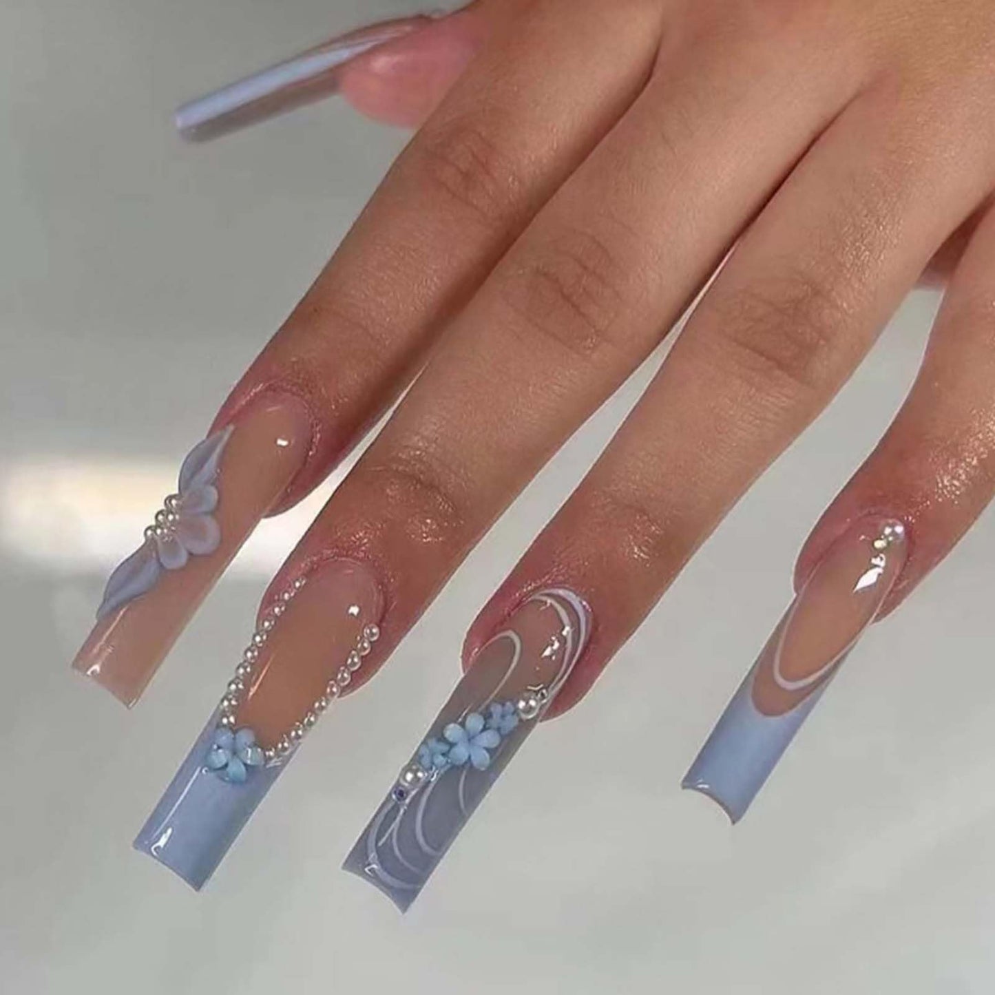 YoYoee Long Square False Nails 3D Daisy Pearls Nails Tips Gradient Blue Press on Nails French Fake Nails for Women and Girls 24PCS