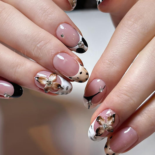 24Pcs Leopard French Tip Press on Nails Short Almond Fake Nails Leopard Print Handmade 3D French Art Press On Nails for Women - Cute False Nails Stick on Nails Manicure Decorations Daily Wear