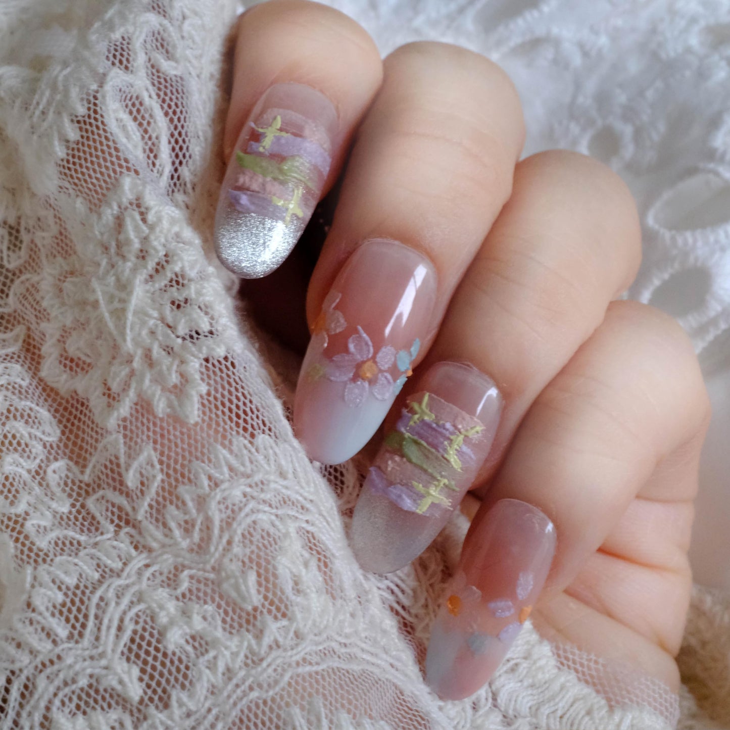 [GLORS] Purly Handmade Almond Press on Nails | Oil Painting Style Flower in White and Nude French Tip Nails, 10 Pieces (Medium, Almond)