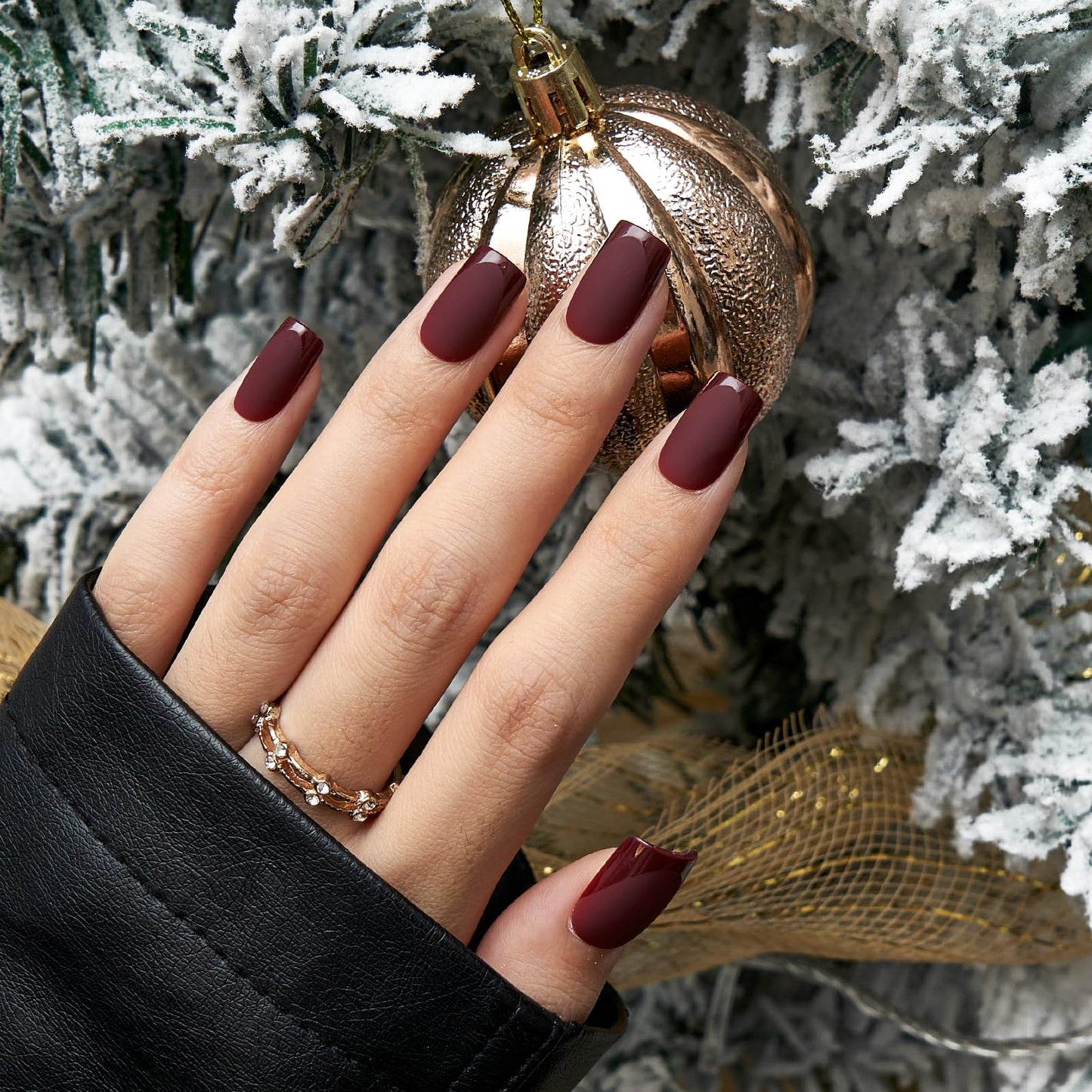 BTArtbox Press on Nails Short Square - Dark Red Nails with Glossy French Tips in a Matte Finish, Soft Gel Fake Nails Glue On Nails in 16 Sizes for Christmas, White French & Cozy Cocoa